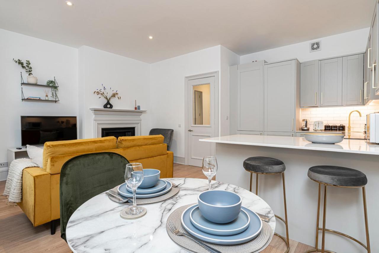 Stylish 1 Bed Flats In Soho, Next To Piccadilly Circus And Trafalgar Square 伦敦 外观 照片