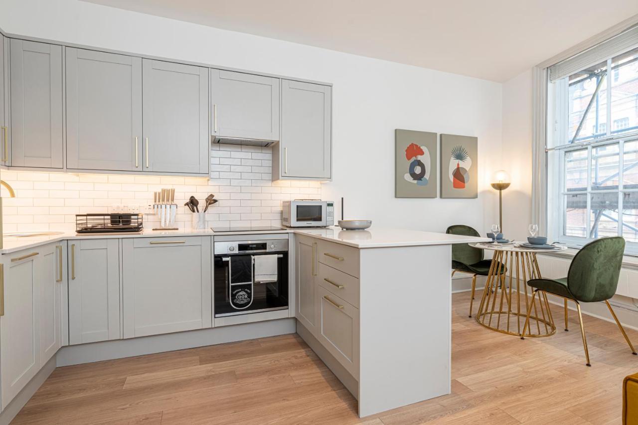 Stylish 1 Bed Flats In Soho, Next To Piccadilly Circus And Trafalgar Square 伦敦 外观 照片