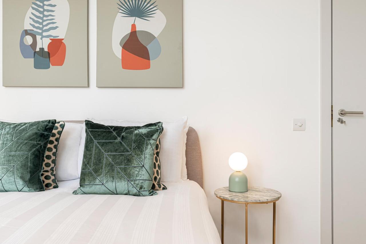 Stylish 1 Bed Flats In Soho, Next To Piccadilly Circus And Trafalgar Square 伦敦 外观 照片