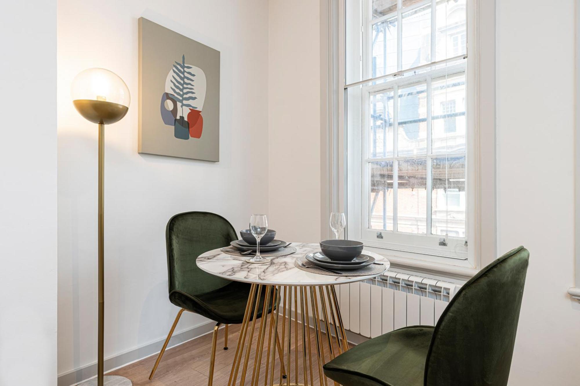 Stylish 1 Bed Flats In Soho, Next To Piccadilly Circus And Trafalgar Square 伦敦 外观 照片