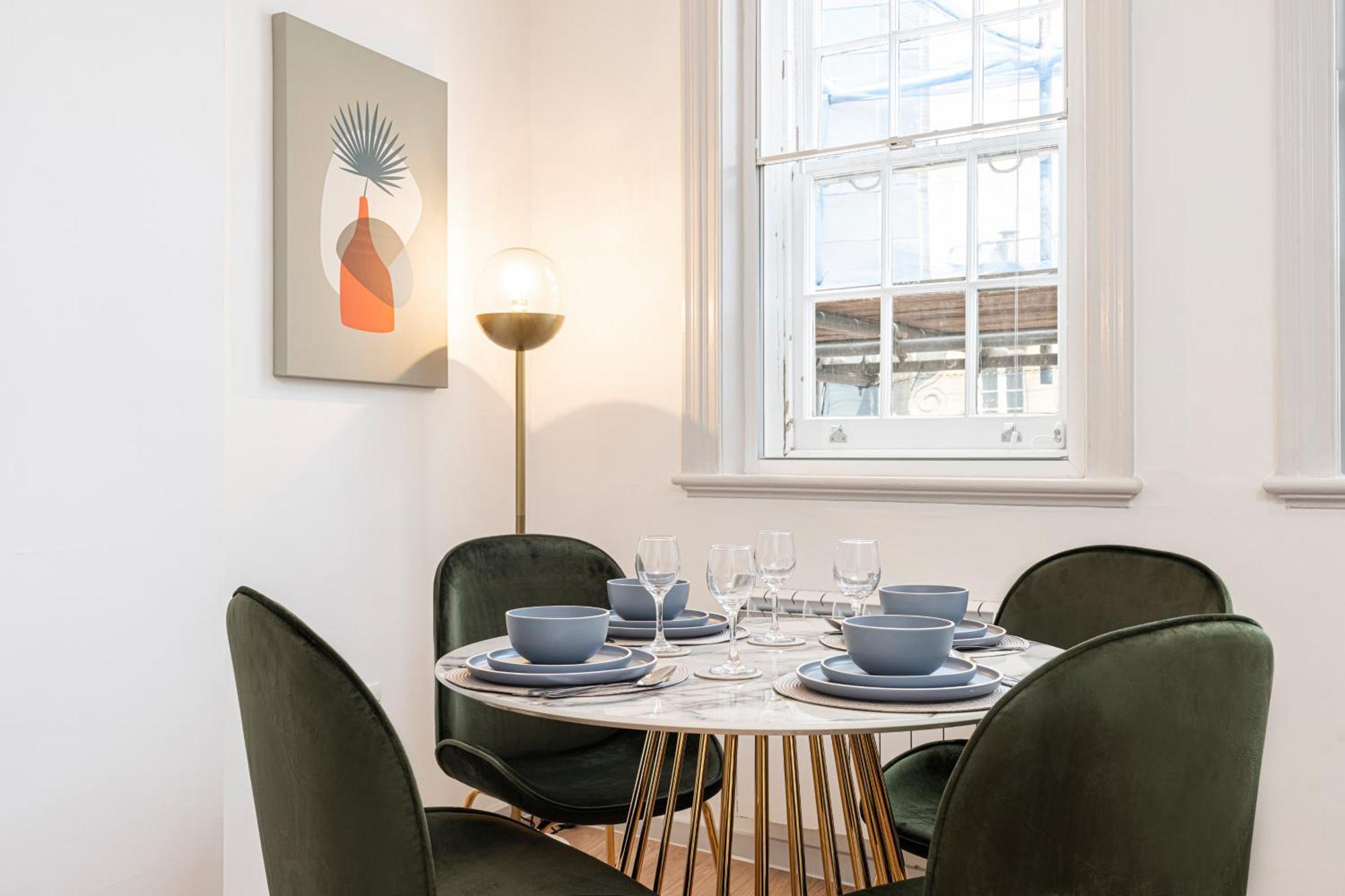 Stylish 1 Bed Flats In Soho, Next To Piccadilly Circus And Trafalgar Square 伦敦 外观 照片