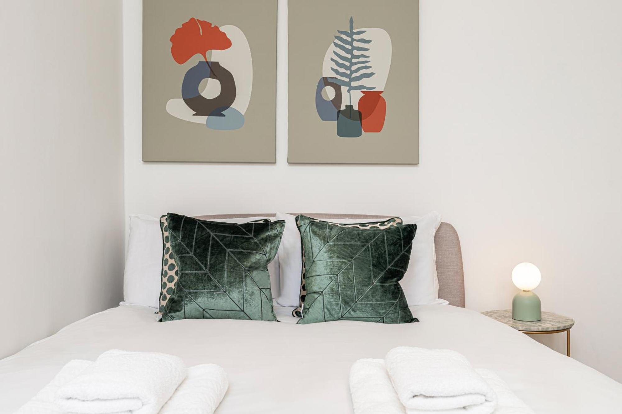 Stylish 1 Bed Flats In Soho, Next To Piccadilly Circus And Trafalgar Square 伦敦 外观 照片