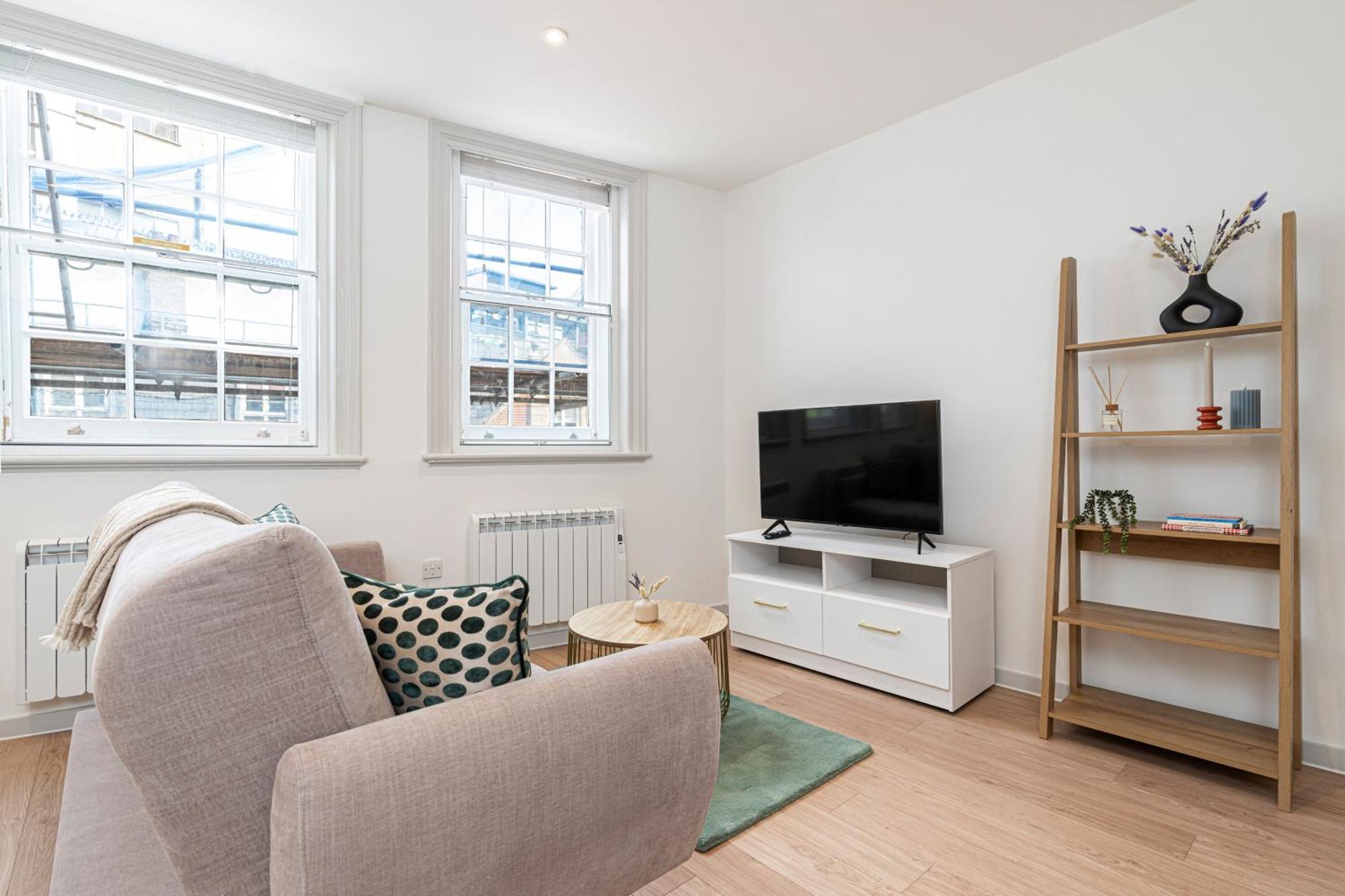 Stylish 1 Bed Flats In Soho, Next To Piccadilly Circus And Trafalgar Square 伦敦 外观 照片