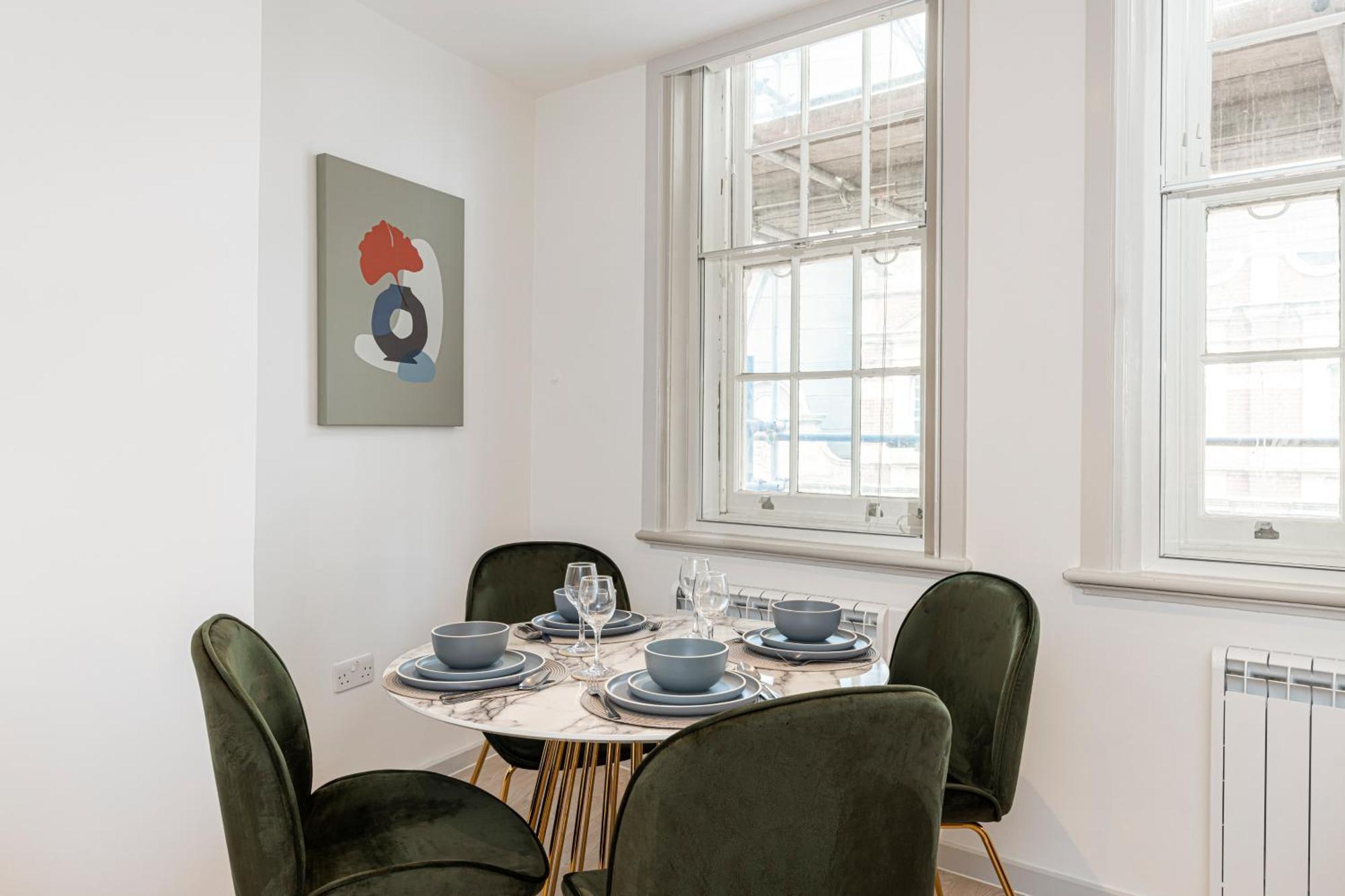 Stylish 1 Bed Flats In Soho, Next To Piccadilly Circus And Trafalgar Square 伦敦 外观 照片