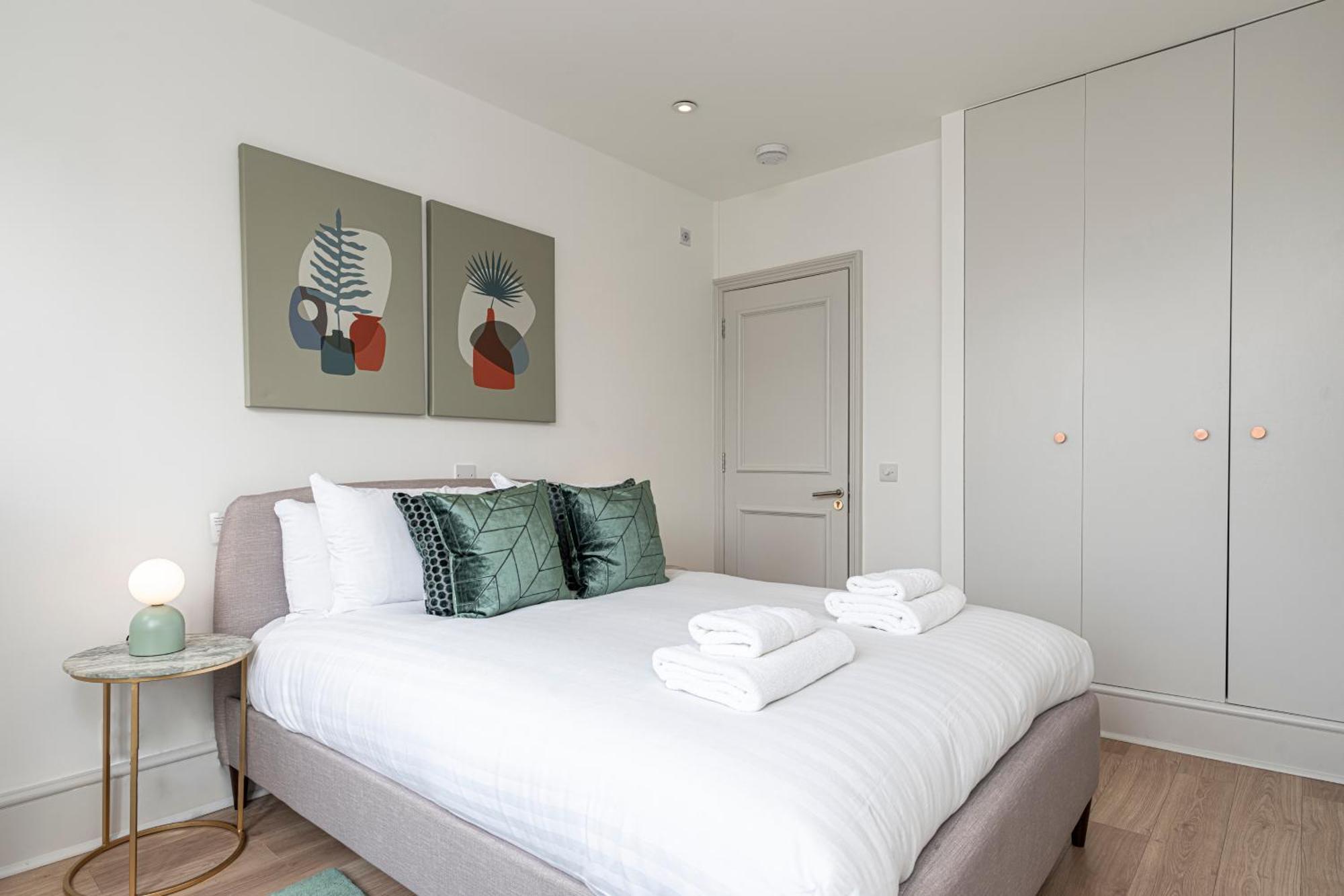 Stylish 1 Bed Flats In Soho, Next To Piccadilly Circus And Trafalgar Square 伦敦 外观 照片